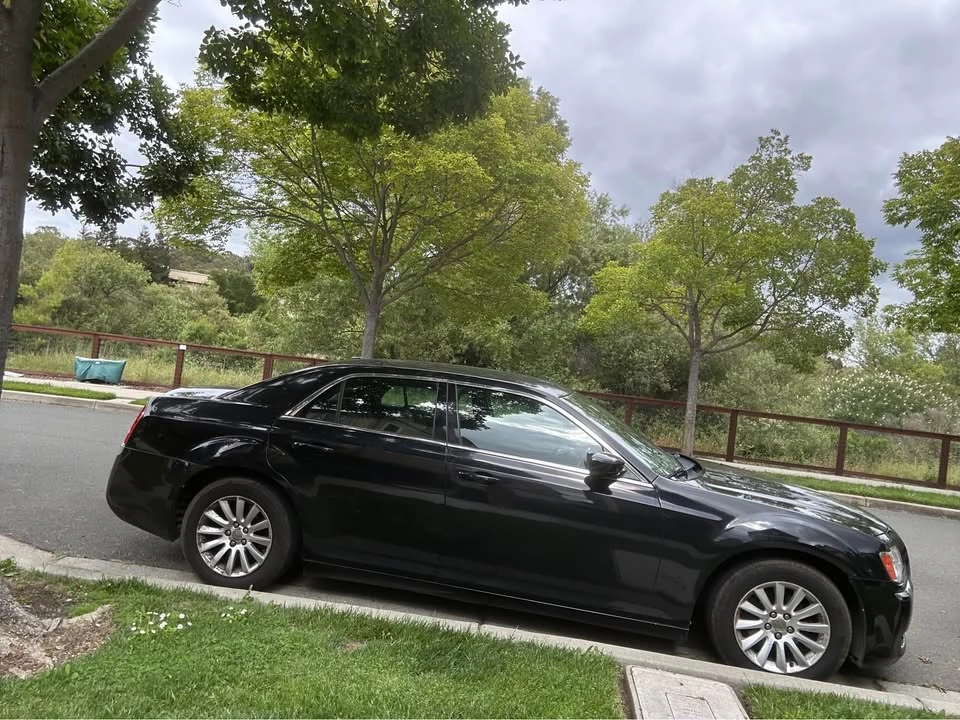 2013 Chrysler 300 (2005-2023) - Image 2 of 8