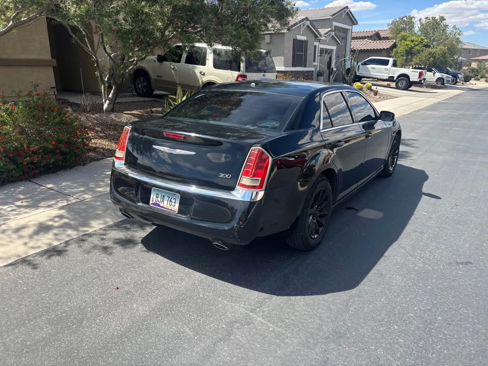 2013 Chrysler 300 (2005-2023) - Image 3 of 6