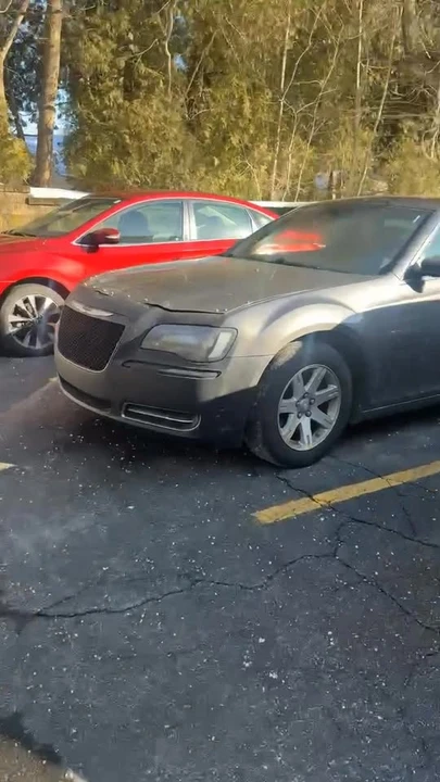 2013 Chrysler 300 (2005-2023) - Image 5 of 5