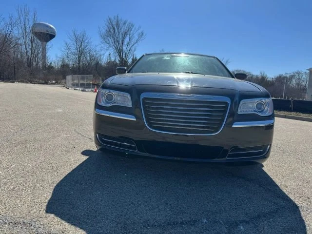 2013 Chrysler 300 (2005-2023) - Image 10 of 12