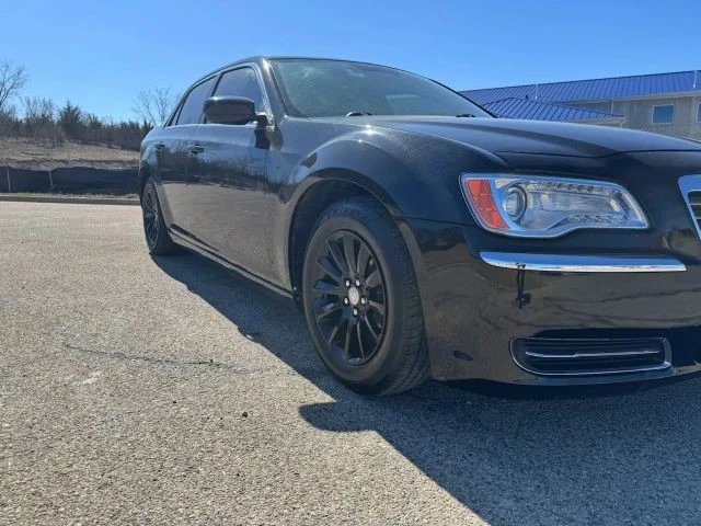 2013 Chrysler 300 (2005-2023) - Image 8 of 12