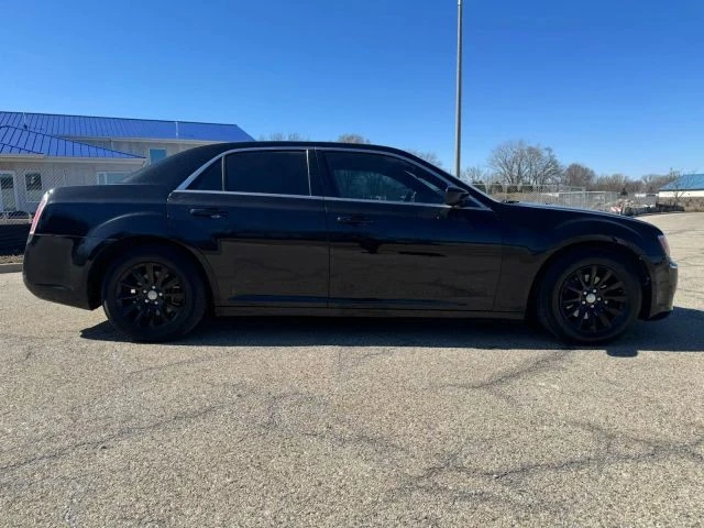 2013 Chrysler 300 (2005-2023) - Image 7 of 12