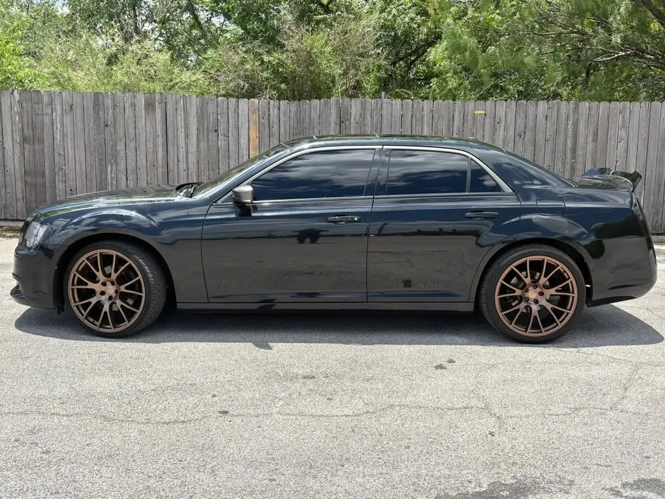 2013 Chrysler 300 (2005-2023) - Image 8 of 16