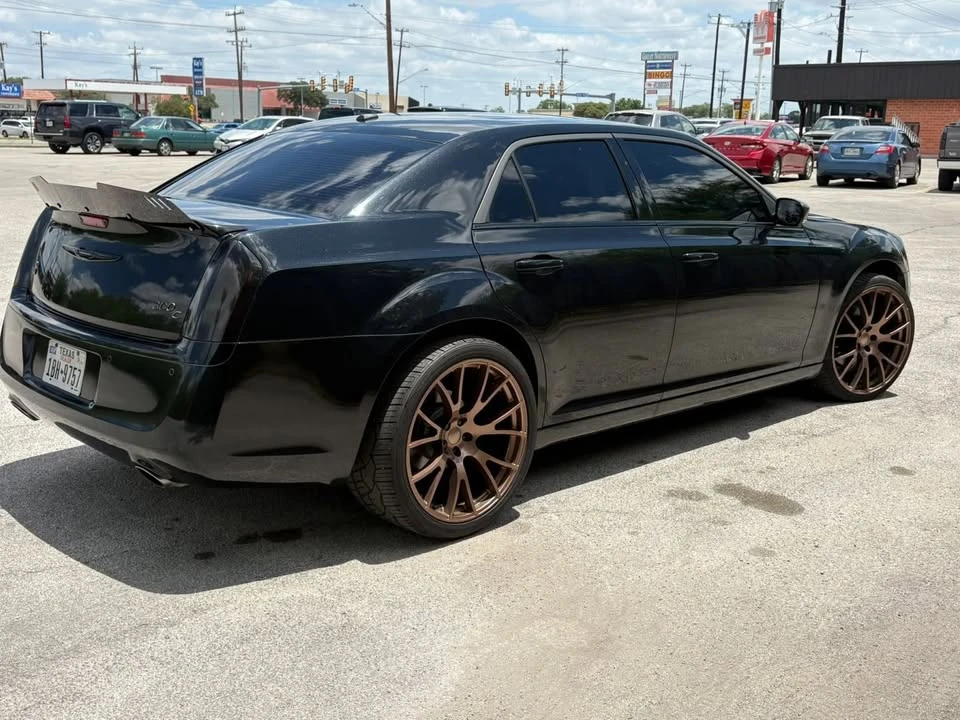2013 Chrysler 300 (2005-2023) - Image 4 of 16