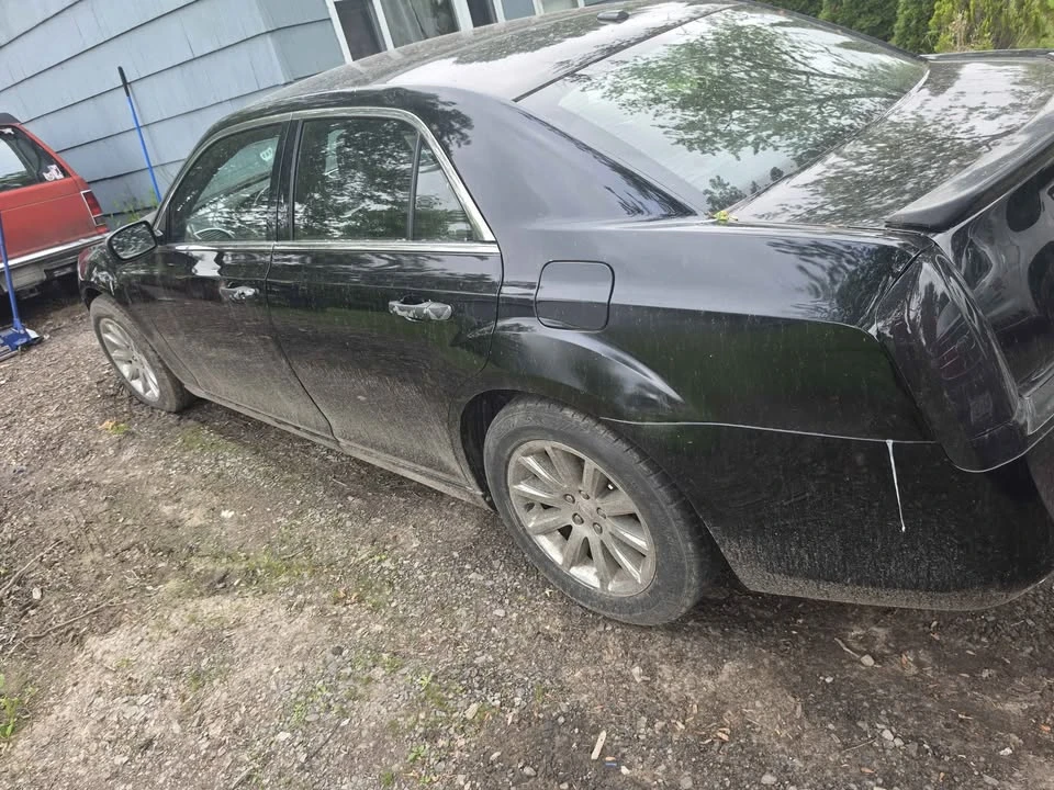 2013 Chrysler 300 (2005-2023) - Image 11 of 13