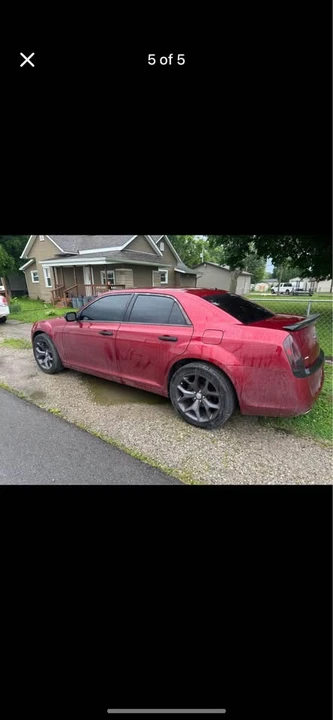2013 Chrysler 300 (2005-2023) - Image 2 of 3