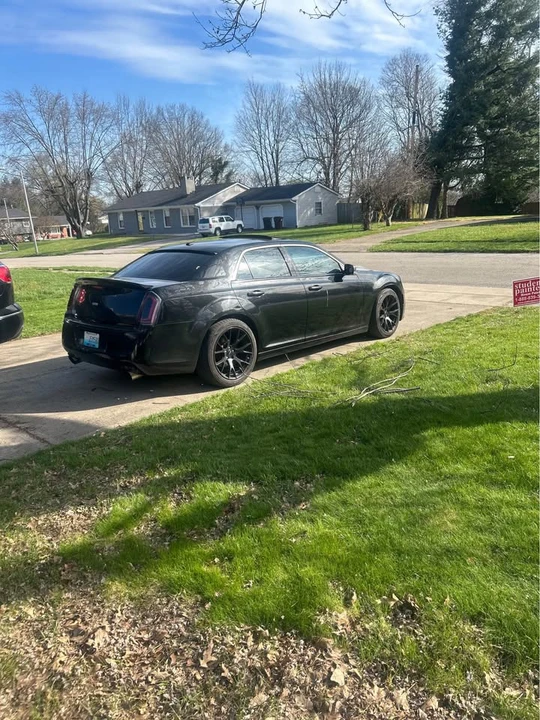 2013 Chrysler 300 (2005-2023) - Image 4 of 11