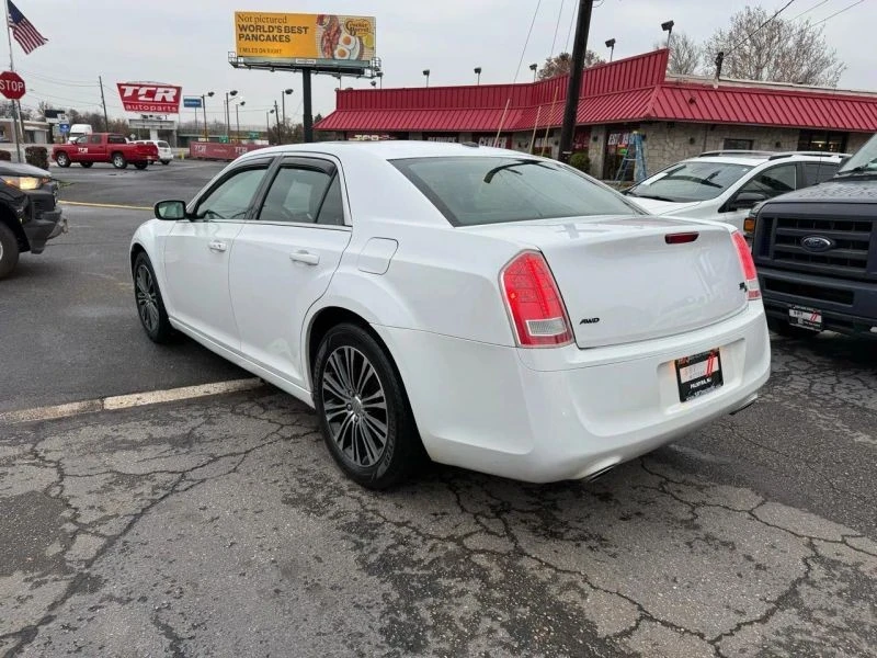 2013 Chrysler 300 (2005-2023) - Image 6 of 12