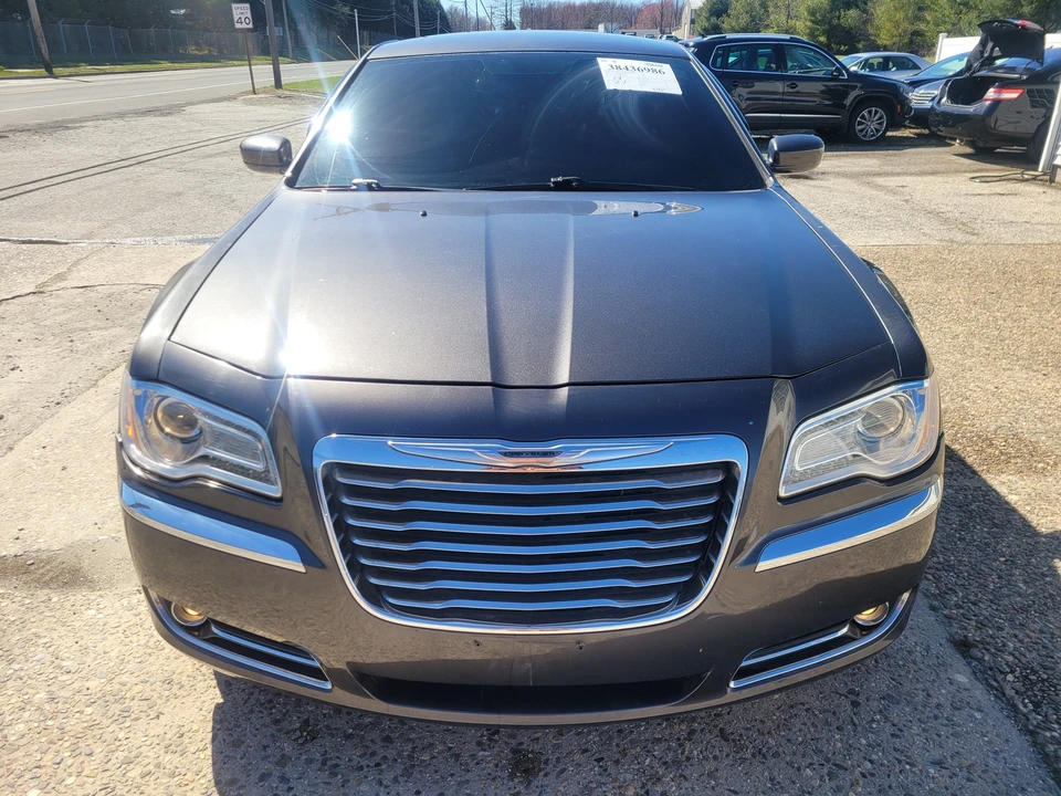 2013 Chrysler 300 (2005-2023) - Image 8 of 21