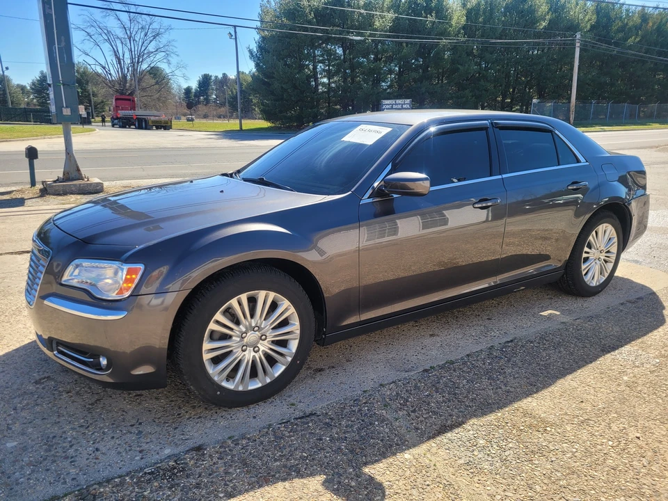 2013 Chrysler 300 (2005-2023) - Image 2 of 21