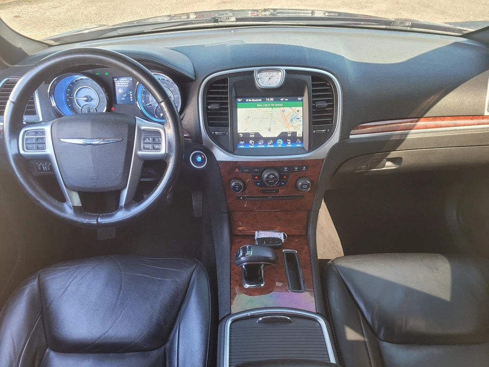 2013 Chrysler 300 (2005-2023) - Image 11 of 21