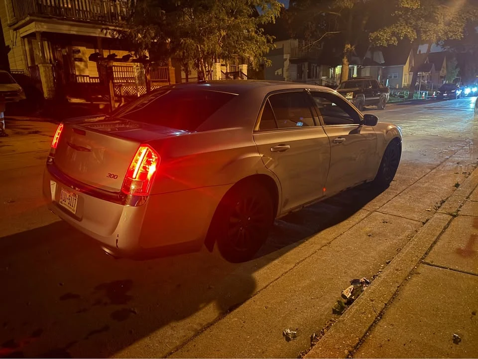 2013 Chrysler 300 (2005-2023) - Image 4 of 8
