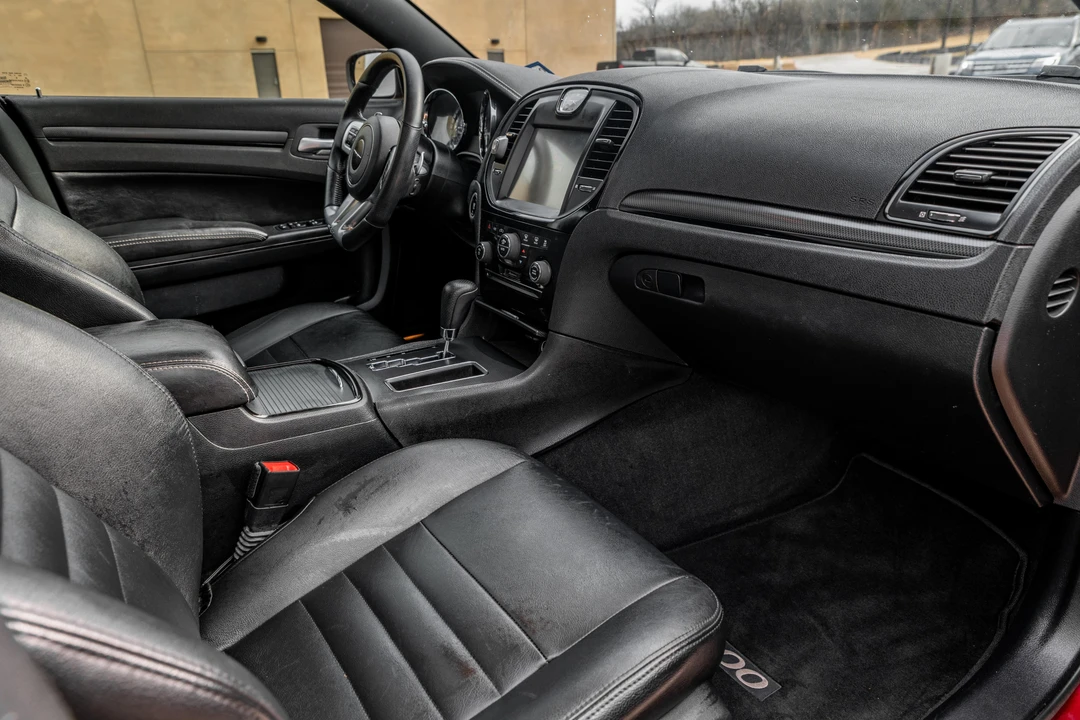 2013 Chrysler 300 (2005-2023) - Image 30 of 31
