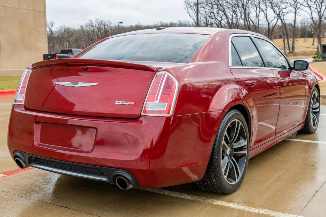 2013 Chrysler 300 (2005-2023) - Image 4 of 31