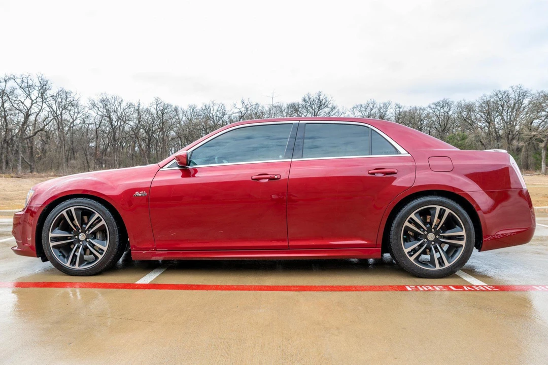 2013 Chrysler 300 (2005-2023) - Image 3 of 31