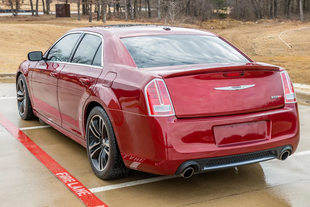 2013 Chrysler 300 (2005-2023) - Image 9 of 31