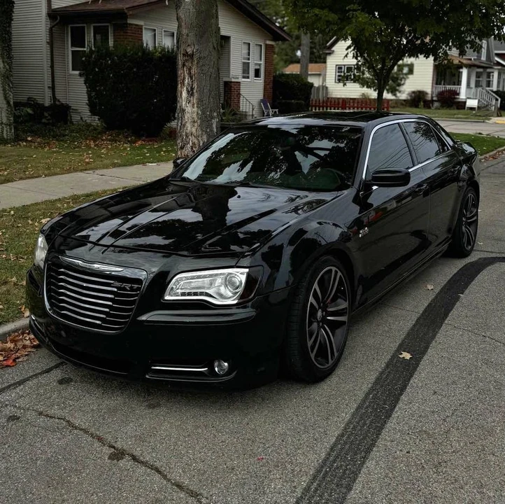 2013 Chrysler 300 (2005-2023) - Image 1 of 8