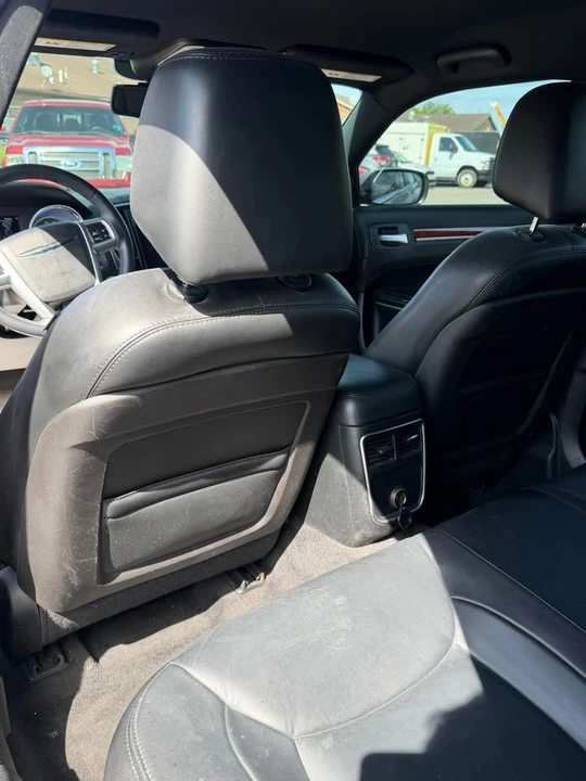 2013 Chrysler 300 (2005-2023) - Image 8 of 13