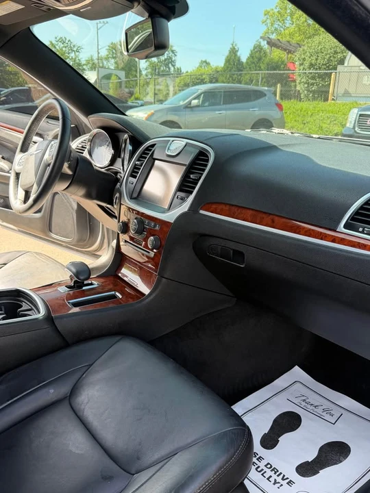 2013 Chrysler 300 (2005-2023) - Image 11 of 13