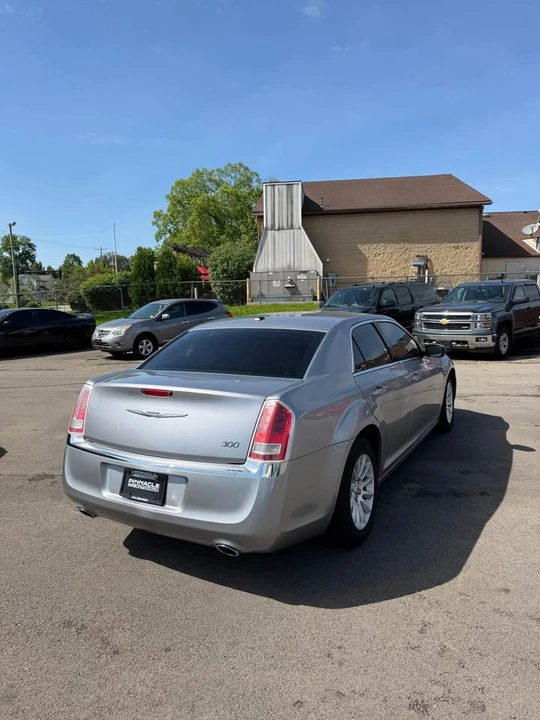 2013 Chrysler 300 (2005-2023) - Image 3 of 13