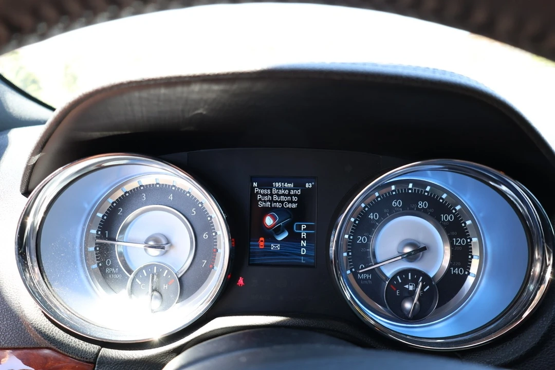 2013 Chrysler 300 (2005-2023) - Image 16 of 17