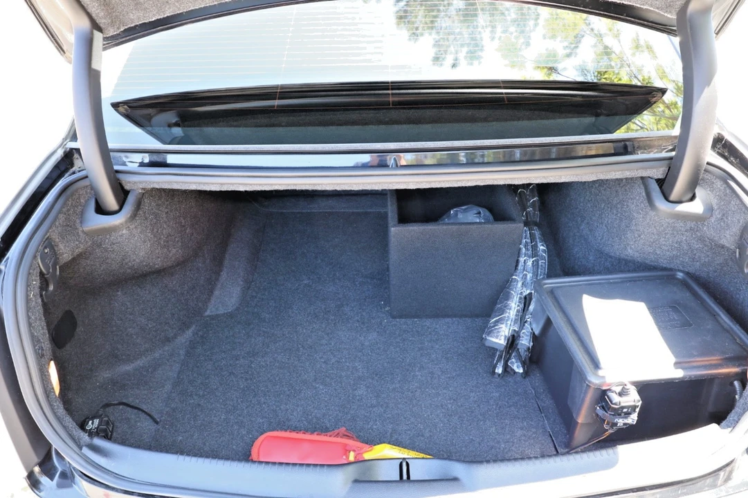 2013 Chrysler 300 (2005-2023) - Image 27 of 27