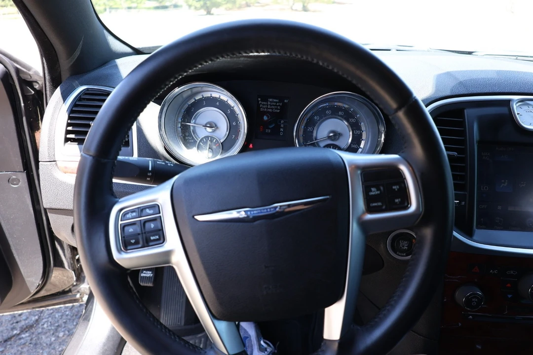2013 Chrysler 300 (2005-2023) - Image 17 of 17