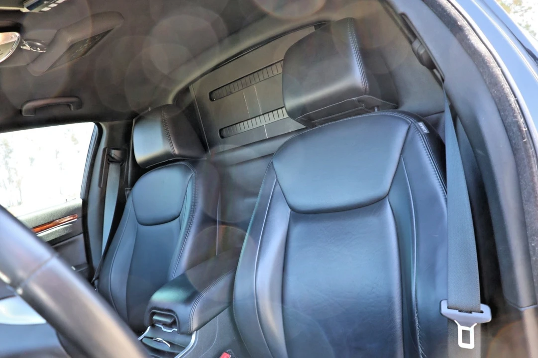 2013 Chrysler 300 (2005-2023) - Image 26 of 27