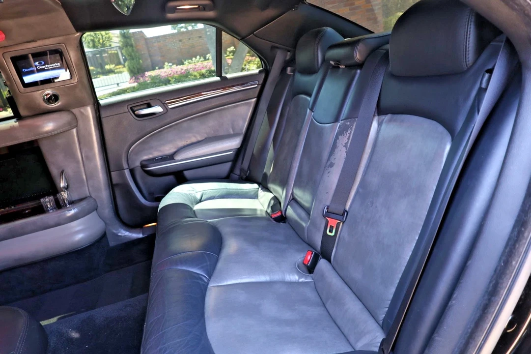 2013 Chrysler 300 (2005-2023) - Image 12 of 27