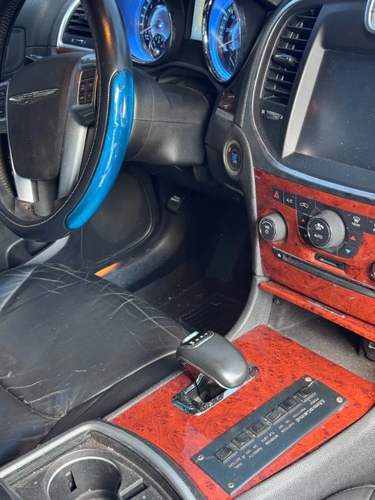 2013 Chrysler 300 (2005-2023) - Image 20 of 25