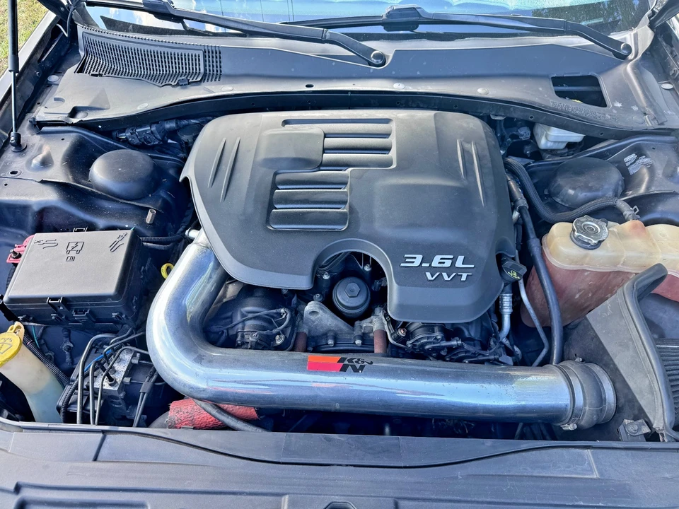 2013 Chrysler 300 (2005-2023) - Image 12 of 25