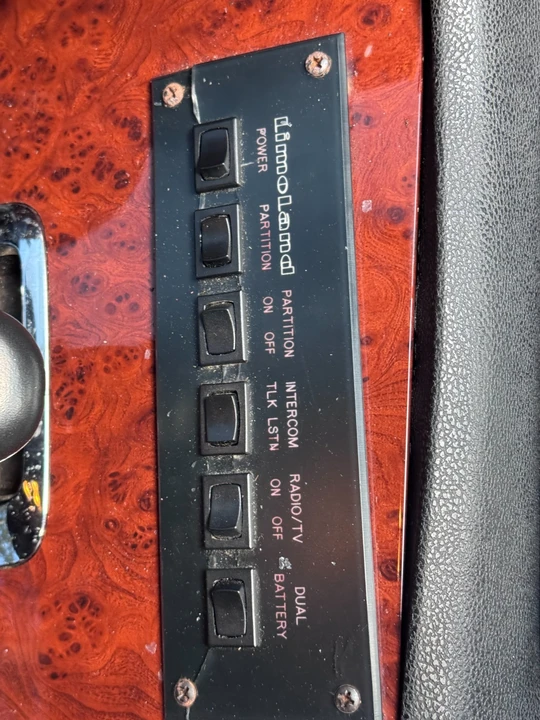 2013 Chrysler 300 (2005-2023) - Image 19 of 25