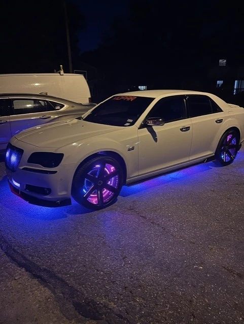 2013 Chrysler 300 (2005-2023) - Image 4 of 11