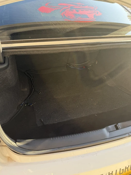 2013 Chrysler 300 (2005-2023) - Image 10 of 11