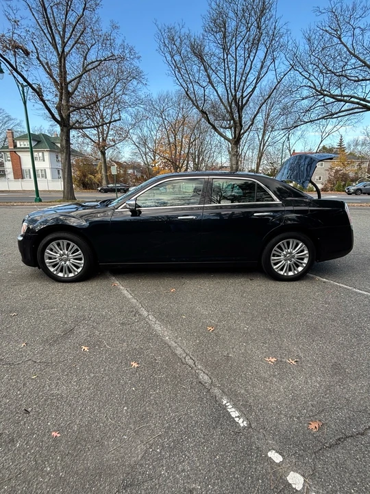 2013 Chrysler 300 (2005-2023) - Image 2 of 21