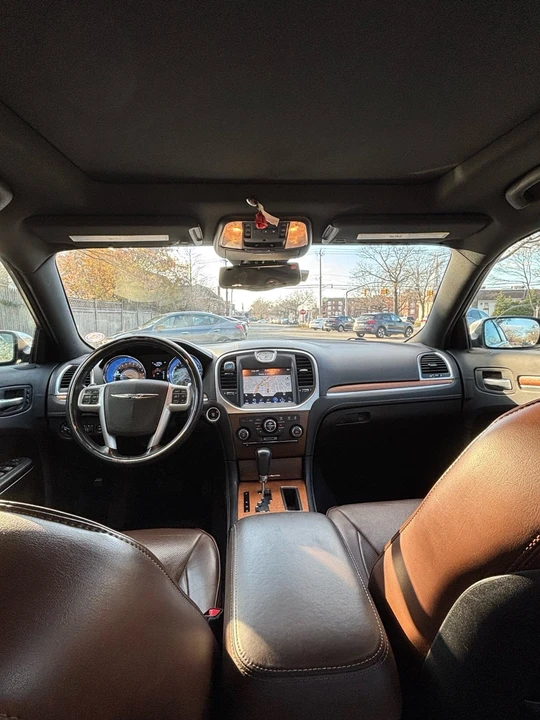 2013 Chrysler 300 (2005-2023) - Image 18 of 21