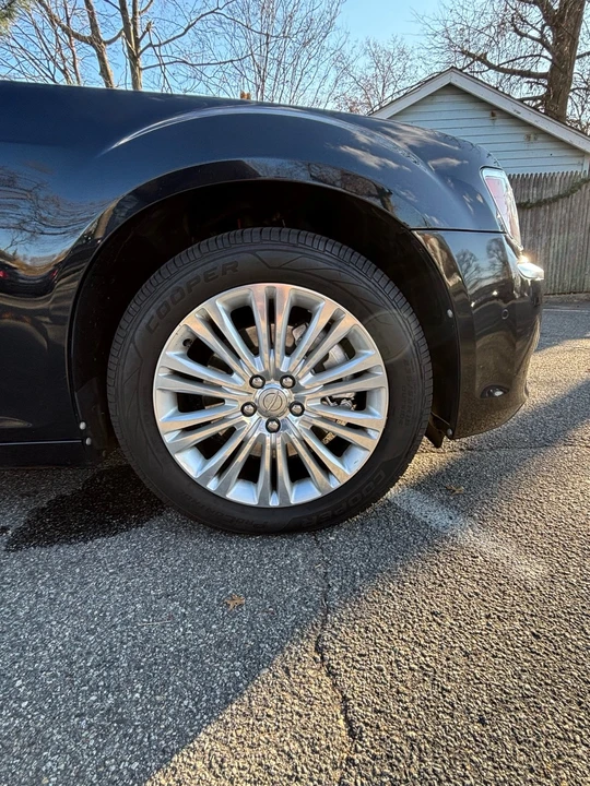 2013 Chrysler 300 (2005-2023) - Image 7 of 21