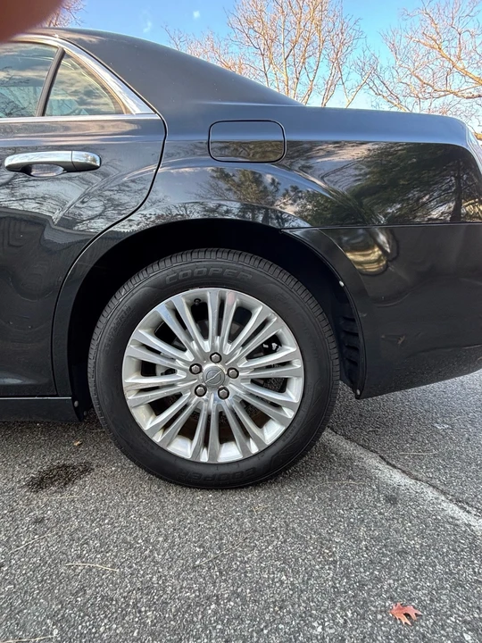 2013 Chrysler 300 (2005-2023) - Image 5 of 21