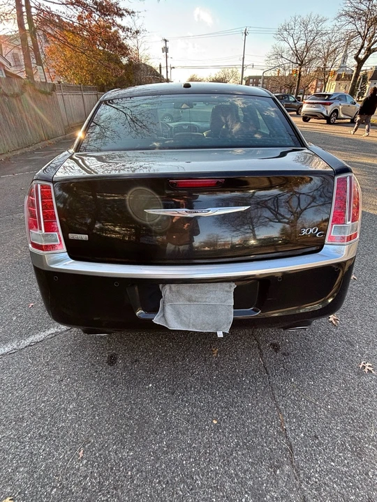 2013 Chrysler 300 (2005-2023) - Image 4 of 21