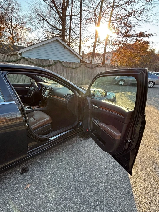2013 Chrysler 300 (2005-2023) - Image 13 of 21