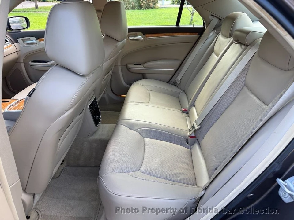 2013 Chrysler 300 (2005-2023) - Image 10 of 12