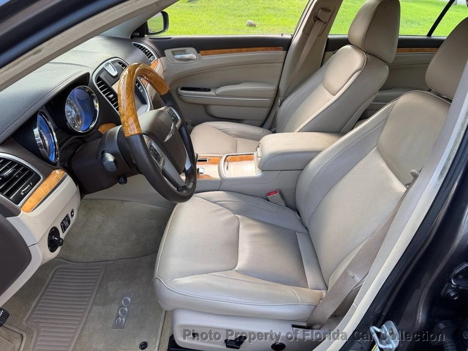 2013 Chrysler 300 (2005-2023) - Image 9 of 12