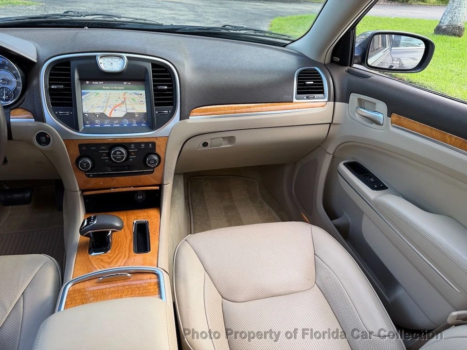 2013 Chrysler 300 (2005-2023) - Image 8 of 12