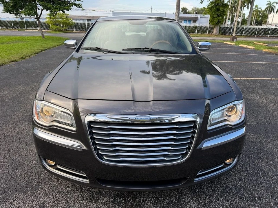 2013 Chrysler 300 (2005-2023) - Image 5 of 12