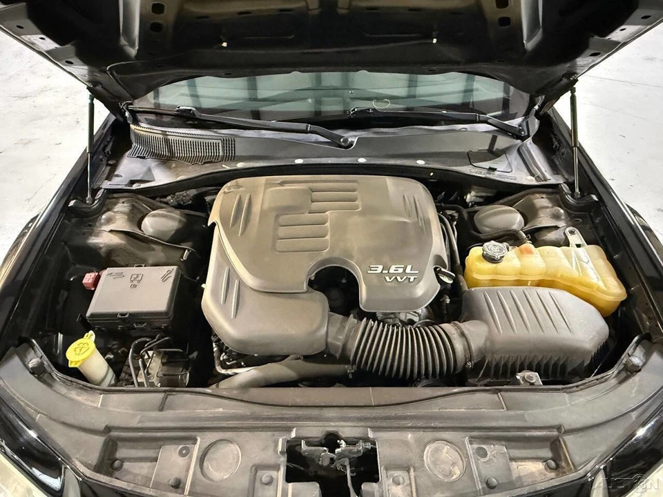 2013 Chrysler 300 (2005-2023) - Image 10 of 24