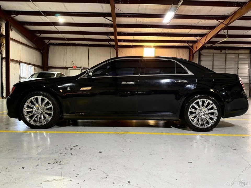 2013 Chrysler 300 (2005-2023) - Image 19 of 24