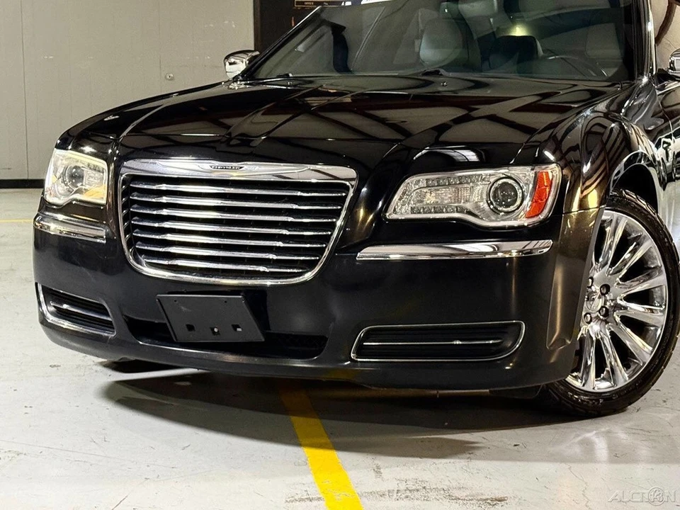 2013 Chrysler 300 (2005-2023) - Image 2 of 24
