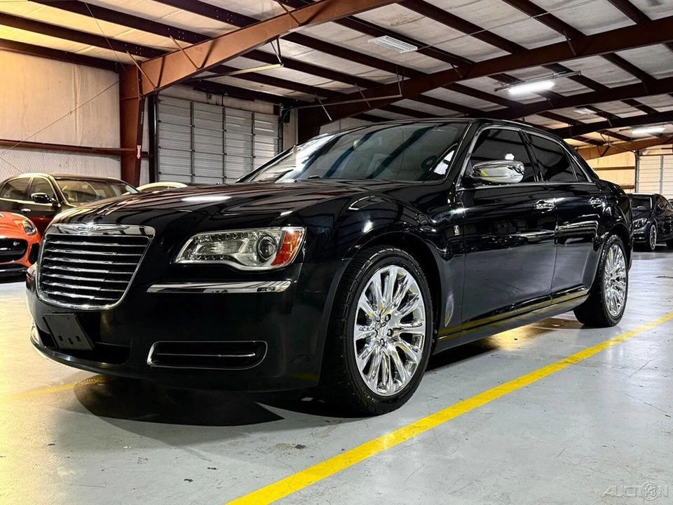 2013 Chrysler 300 (2005-2023) - Image 16 of 24