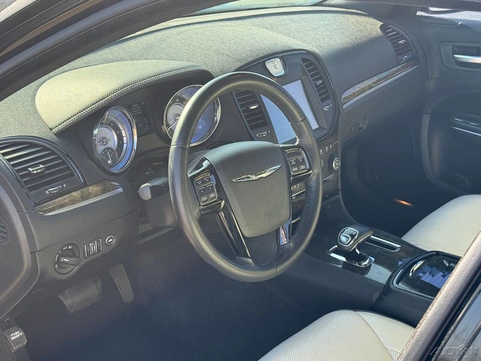 2013 Chrysler 300 (2005-2023) - Image 11 of 24