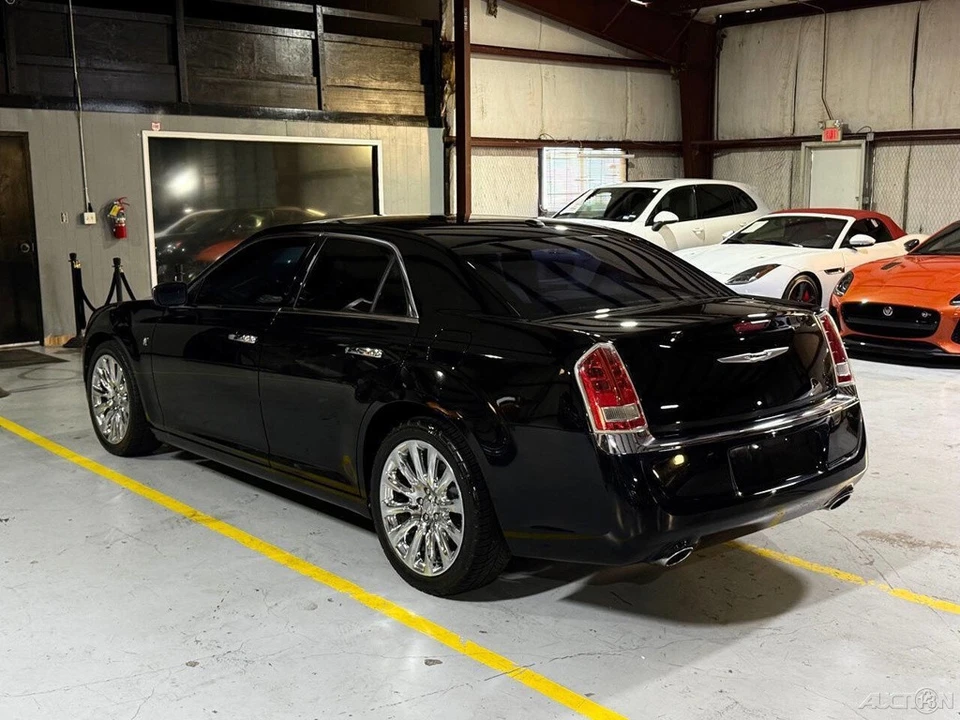 2013 Chrysler 300 (2005-2023) - Image 23 of 24